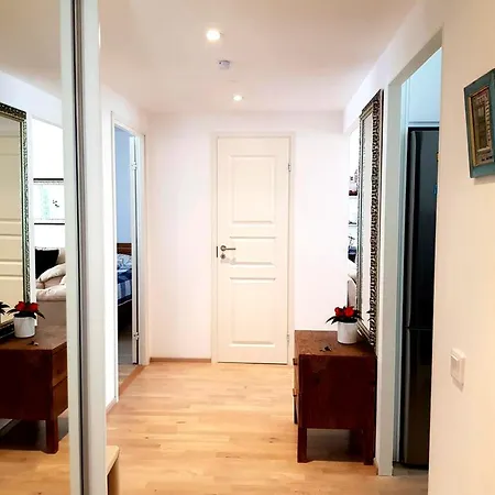 1 Bedroom Apartment *